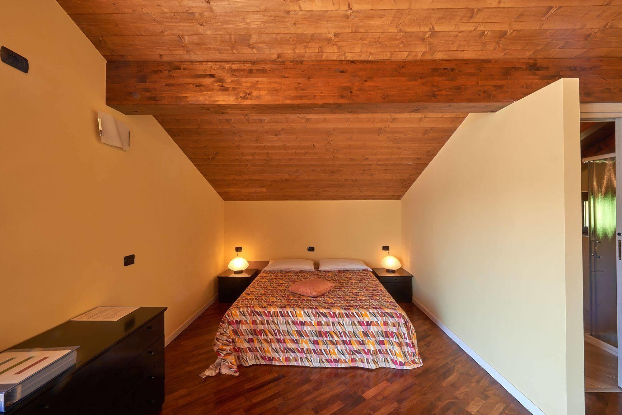 B&B-Foresteria Casa Della Musica Lake Como Mandello del Lario Exteriér fotografie