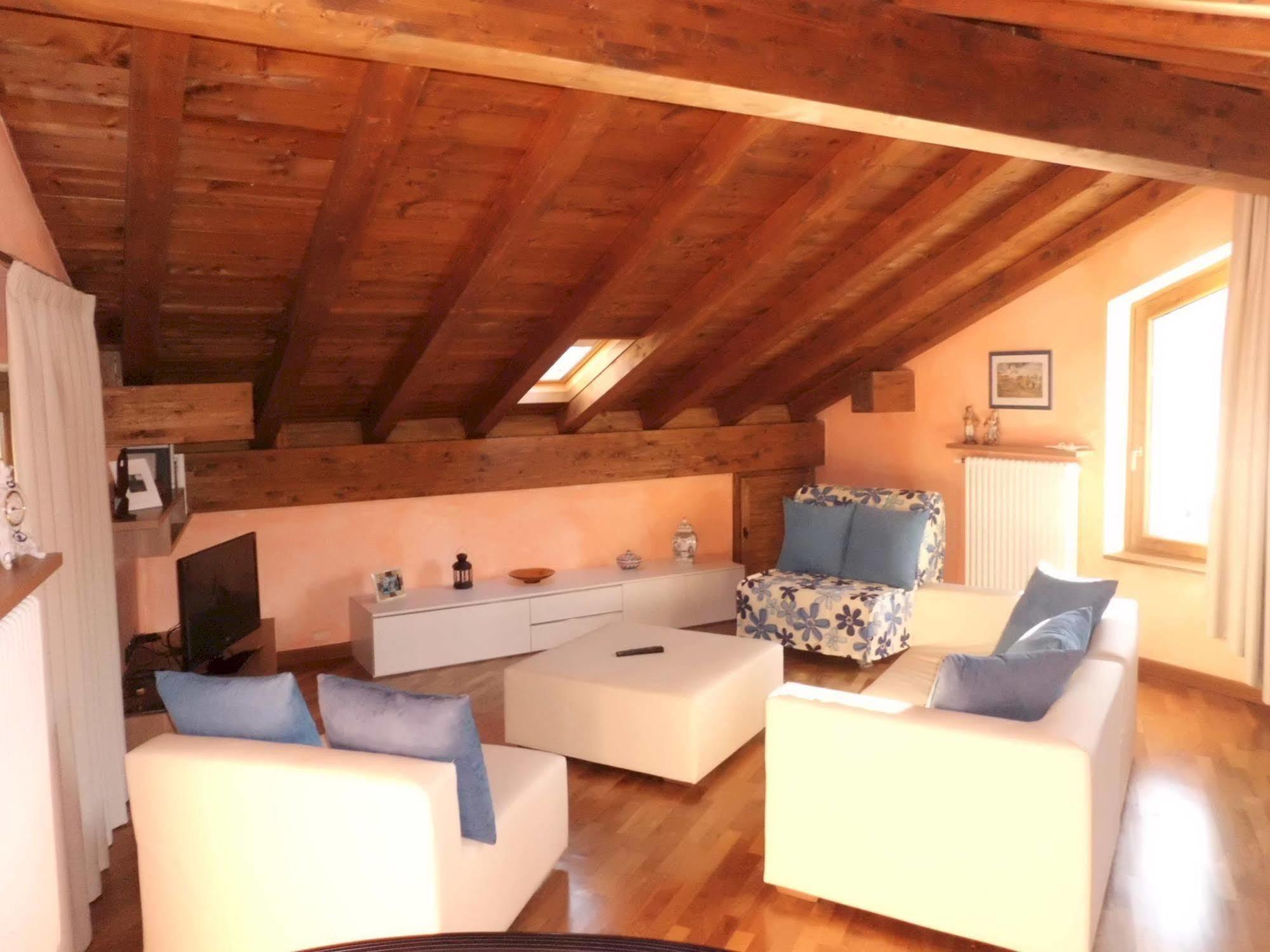 B&B-Foresteria Casa Della Musica Lake Como Mandello del Lario Exteriér fotografie
